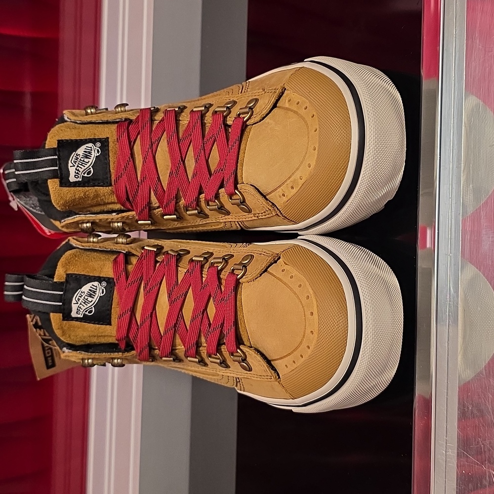 Vans Sk8-Hi MTE-2 Weather-Resistant Sneakers – Size 6.5 Men / 8 Women - Picture 3 of 6